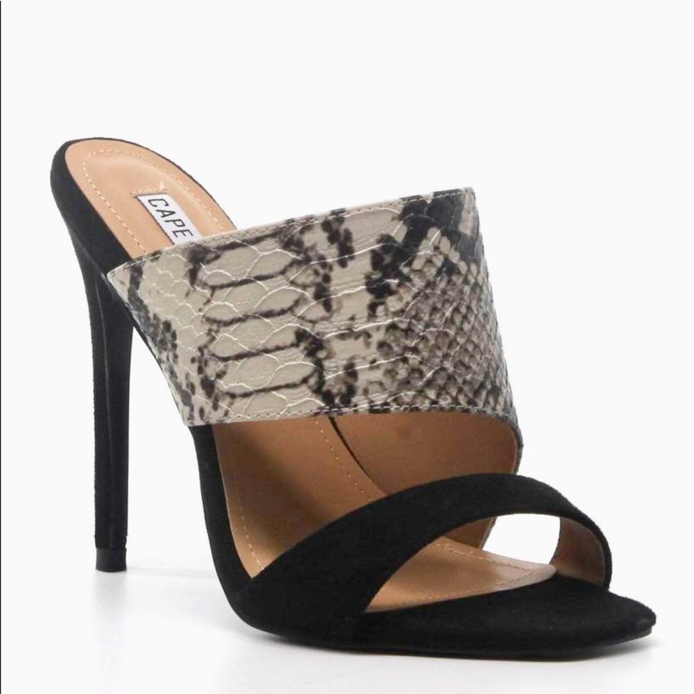 🚨LAST ONE - SIZE 7.5 🚨 Snake Skin Stiletto Mules - Picture 2 of 5
